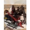 Image 7 : Multiple car jacks including bottle jacks, scissor jacks, a mechanical ratchet jack, iron bars, and 