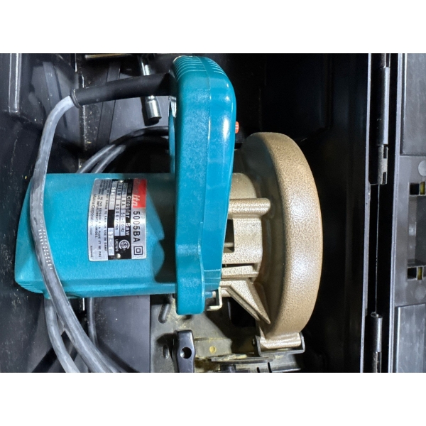 Makita 5005 BA circular saw and toolbox.