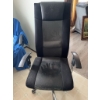 Image 4 : Multiple black office chairs featuring mesh and fabric upholstery, high backs, and armrests. The cha