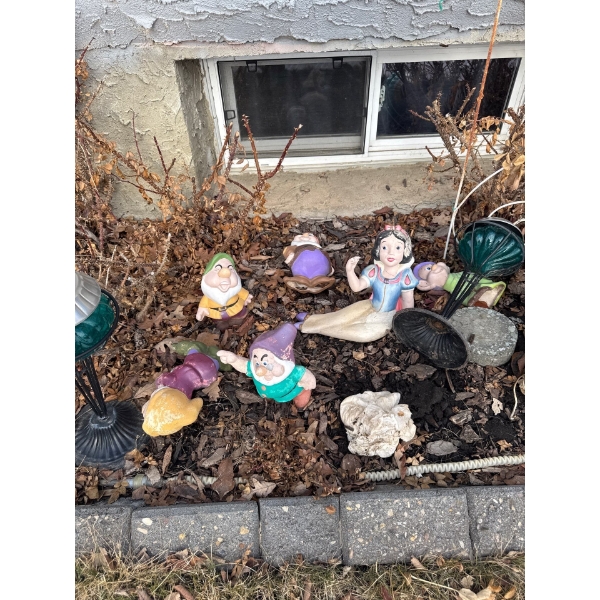  collection of vintage-style characters from Snow White and the Seven Dwarfs. 