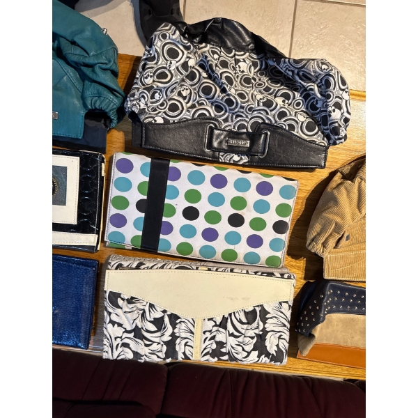 Miche interchangeable handbag shells designed to fit over a base bag. 3