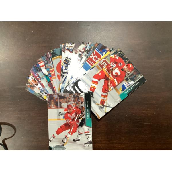 Parkhurst. 92 To 93. Set of 25 hockey cards.