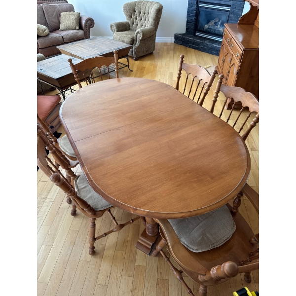  maple and birch dining table and chair set. With extensions, maple dining set with two leaves. Six 