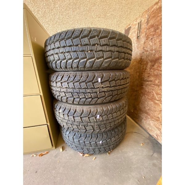  Ice blazer saloon 245/75R 17 winter tires studded 