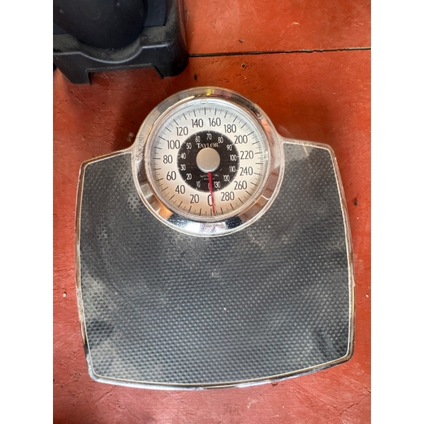 Vintage Taylor 300lb capacity bathroom scale, analog dial with chrome finish and black non-slip mat