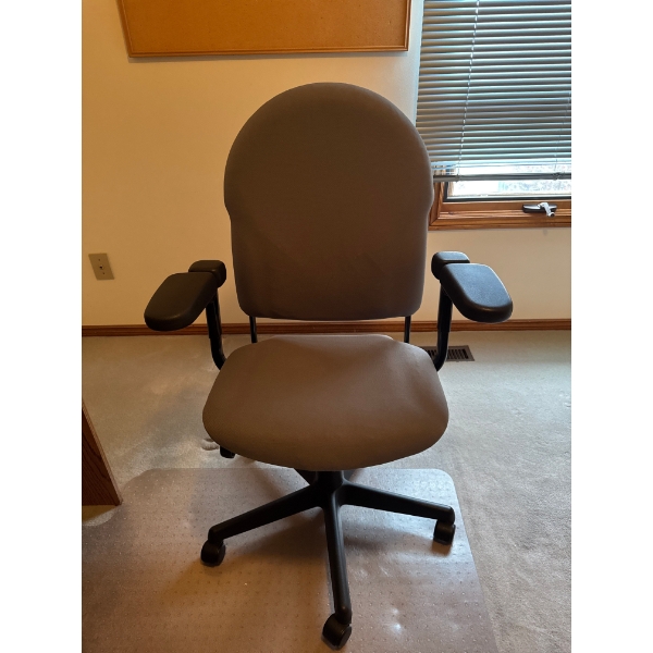  Steelcase Criterion High-Back Ergonomic Task Chair. 