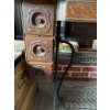 Image 11 : Singer treadle sewing machine, serial number 16165557, featuring original cast iron base and wooden 
