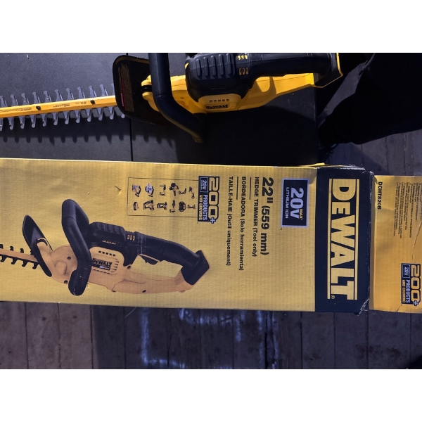 dewalt 22'20v max in box TRIMMER
