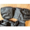 Image 5 : HJC full-face black motorcycle helmet with visor, a pair of Teknic armored gloves, and black leather
