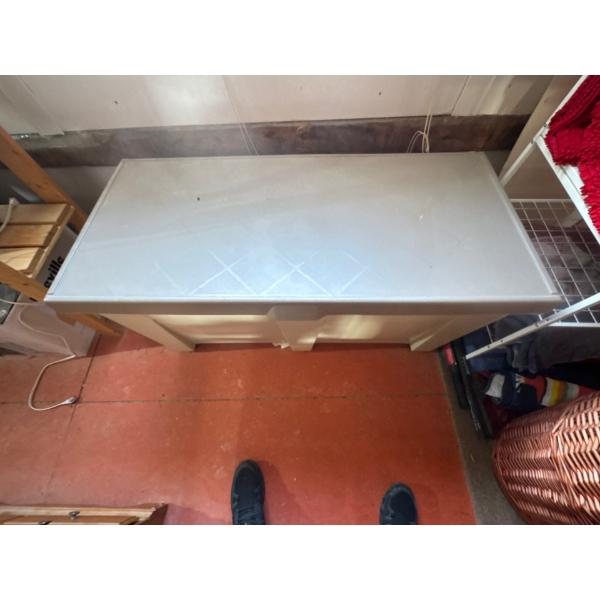 Large Gracious Living storage hope chest, full of linens, all contents included. Dimensions are 46.5