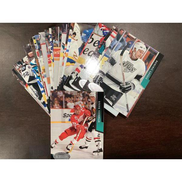 Parkhurst. 92 To 93. Set of 25 hockey cards.