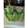 Image 4 : vintage Royal Winton Grimwades green "Tiger Lily" or "Rosebud" breakfast set for one. 
The set typic