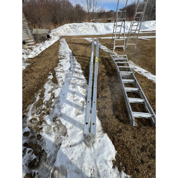 Mastercraft aluminum extension ladder. 
Brand: Mastercraft
Material: Aluminum
Type: Extension ladder