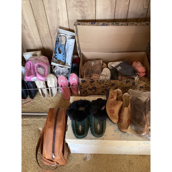 Size ten, women's shoe lot, and moccasins. Some sandals made in Italy. Traditions made in Italy bran