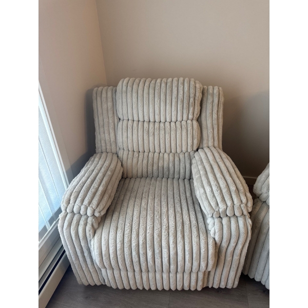 This is a beige corduroy  Recliner. very comfy 