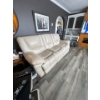 Image 5 : Very nice cream leather couch. Power reclining.very good condition