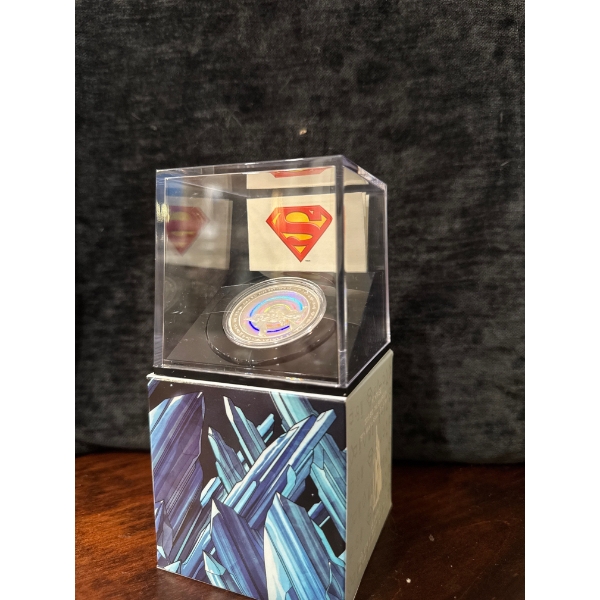  2013 Royal Canadian Mint $10 fine silver coin celebrating the 75th anniversary of Superman. 
Design