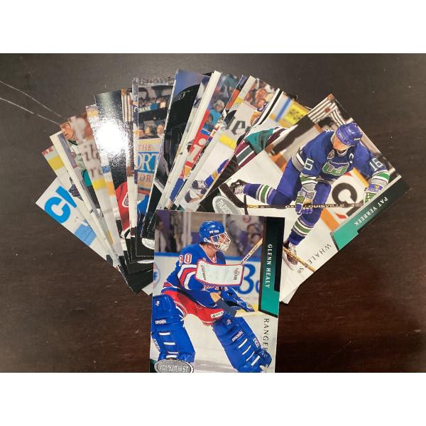 Parkhurst. 92 To 93. Set of 25 hockey cards.