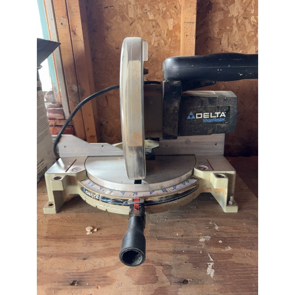 Delta Shopmaster saw, tested and confirmed working. Suitable for various woodworking and cutting tas