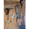 Image 4 : Back corner of shop, all contents included, including hijack, bench.
