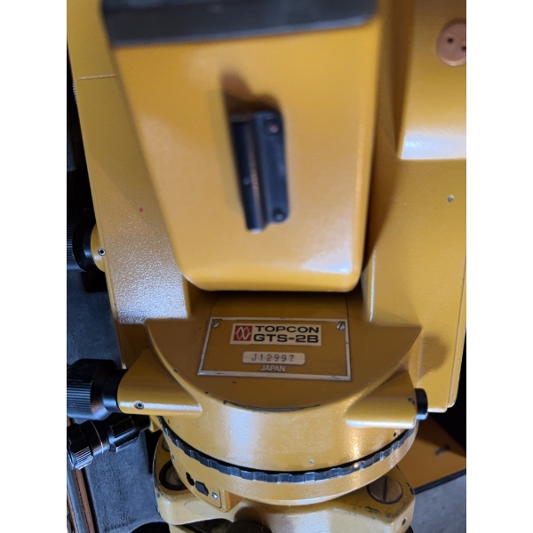 Topcon GTS-2B electronic total station, made in Japan, featuring control panel and original fitted h