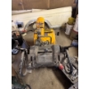 Image 6 : POULAN PRO 24" 208 CC WITH  PLUG IN START SNOW BLOWER