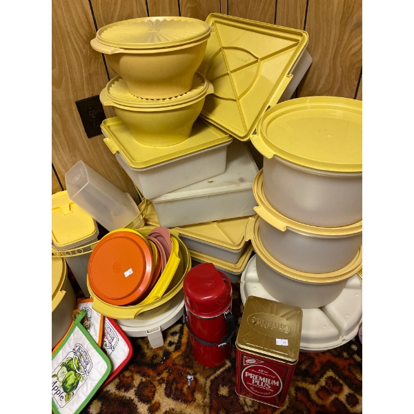  Vintage Tupperware set and vintage spring roller and vintage Tupperware set both boxes. All items i