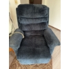 Image 5 : Blue recliner chair featuring corduroy upholstery and a padded, tufted backrest. Includes an attache