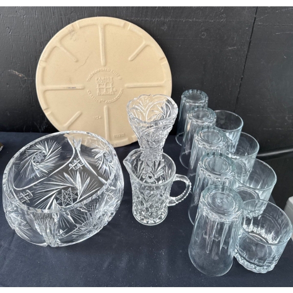 Assorted Crystal & Everyday Glassware ++ The Pampered Chef Classic Collection Stoneware Pizza Pan