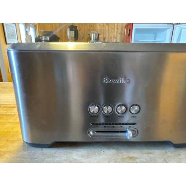 Breville "A Bit More" 4-Slice Long Slot Toaster,