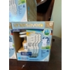 Image 3 : Polaroid 600 land camera 640 in a Kodak VR 35 camera and three boxes of energy saver brand new in th