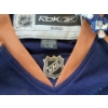 Image 2 : Oilers jersey with hockey board game, Oilers figurines, NHL figures, collectible items. Jersey is si