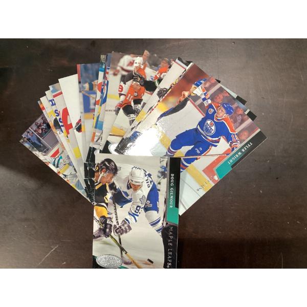 Parkhurst. 92 To 93. Set of 25 hockey cards.