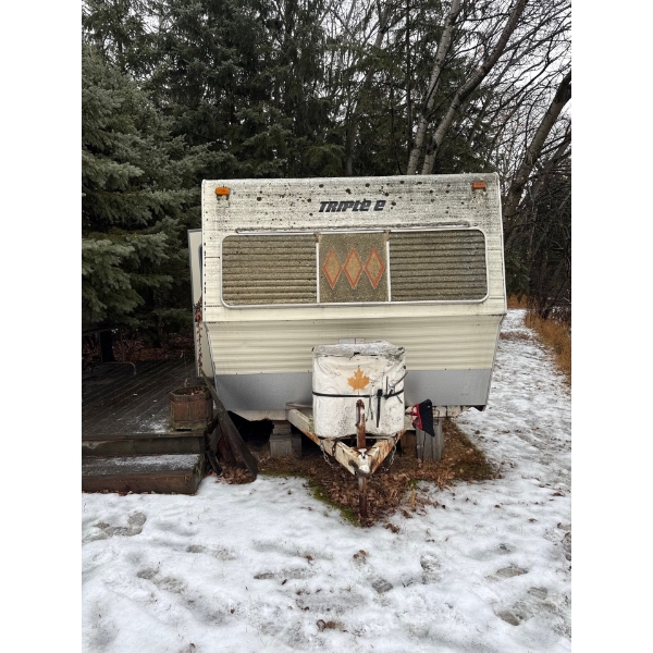 20 foot living space, triple e, dual axle travel trailer. Excellent hunting unit slash ice fishing u