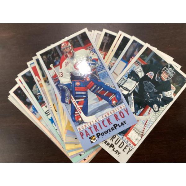 Vintage power play 1993-94 FLEER hockey set. Set of 25.