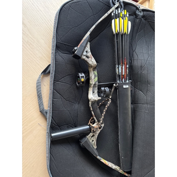  compound bow kit, which includes a compound bow, quiver, and arrows, all housed in a soft carrying 
