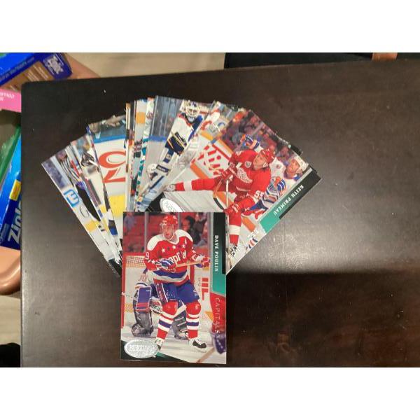 Parkhurst. 92 To 93. Set of 25 hockey cards.