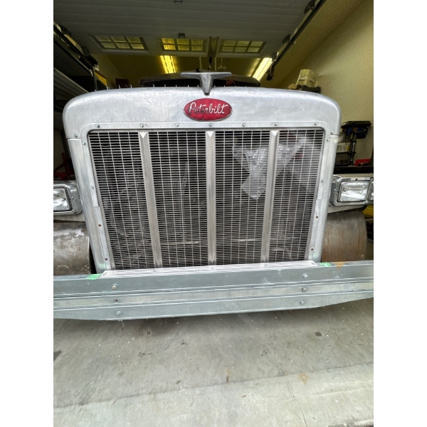 Project truck, frame is Chevy 2500 long box, extended cab and the motor is a 350 Chevy, with a Peter