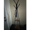 Image 1 : coat hanger rack. 