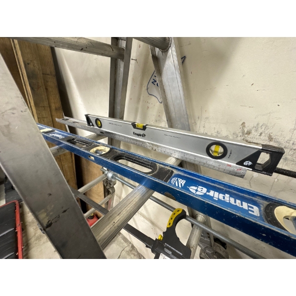 Three levels, various sizes one is a 24 inch