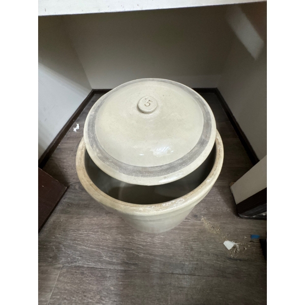  Medalta 5-gallon stoneware crock with a lid. Medalta Potteries, based in Medicine Hat, Alberta, pro