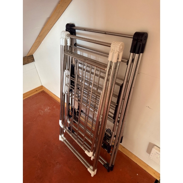 2 Greenway folding outdoor two-piece stainless steel clothes horse designed for air drying laundry. 