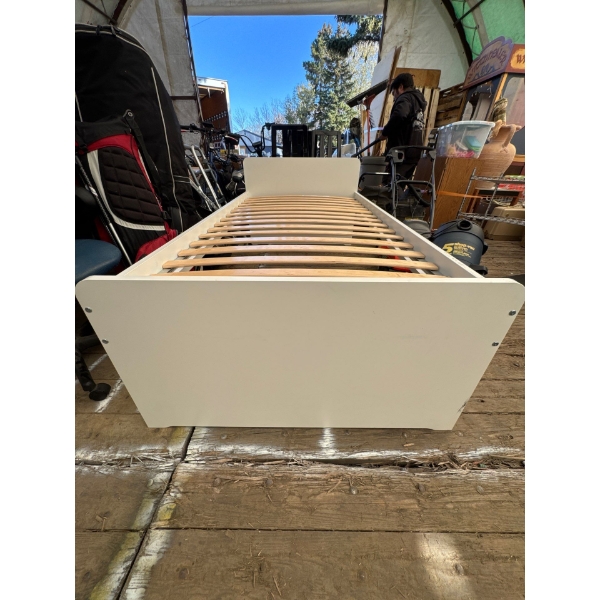 IKEA SINGLE BED GOOD KIDS OR GUEST BED 