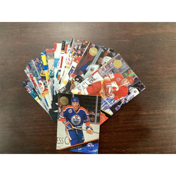 The leaf set. Set of 25 hockey cards