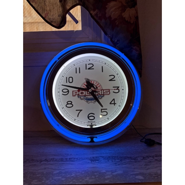 Polaris Skidoo Freestyle Platinum lit up neon light clock. Very cool.