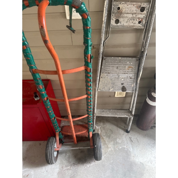 Step ladder and dolly