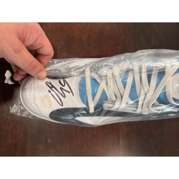  Fanatics Authentic Shaquille O'Neal autographed Reebok Shaq Attaq sneaker, specifically featuring t