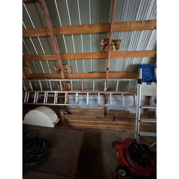 20 foot aluminum ladder, the bottom one.