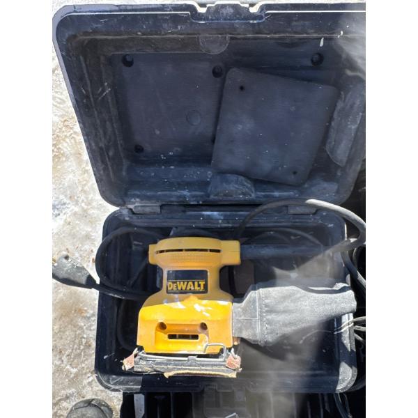  DEWALT 1/4-in Sheet Corded Palm Grip Sander, likely model DWE6411 or DW411, designed for efficient 
