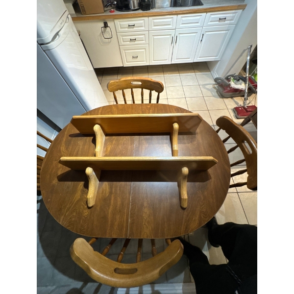  2 nice display shelves 